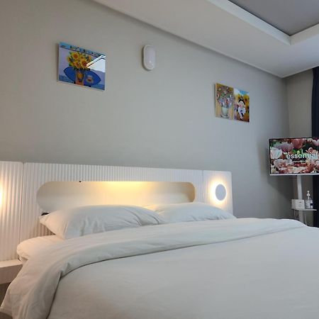 Daegu Star B&B Dsr Hotel Lily Guestroom Buitenkant foto
