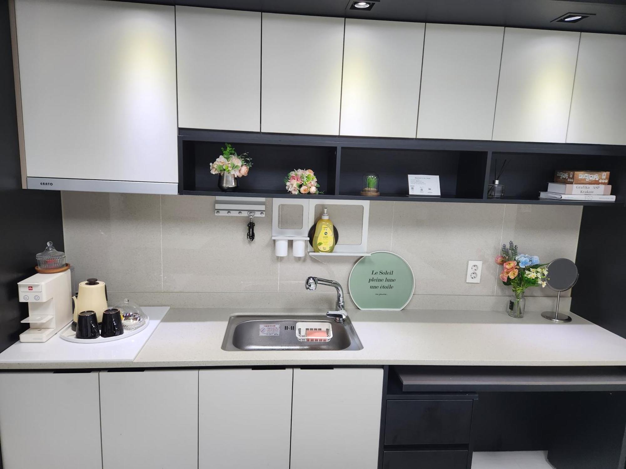 Daegu Star B&B Dsr Hotel Lily Guestroom Kamer foto