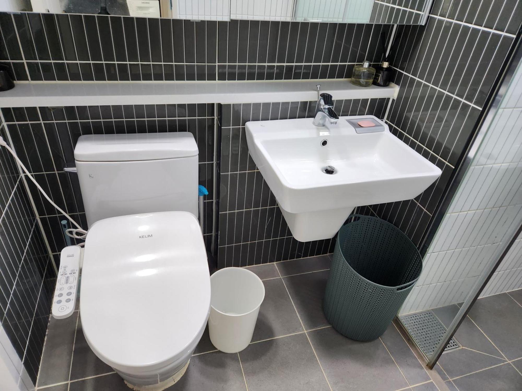 Daegu Star B&B Dsr Hotel Lily Guestroom Kamer foto