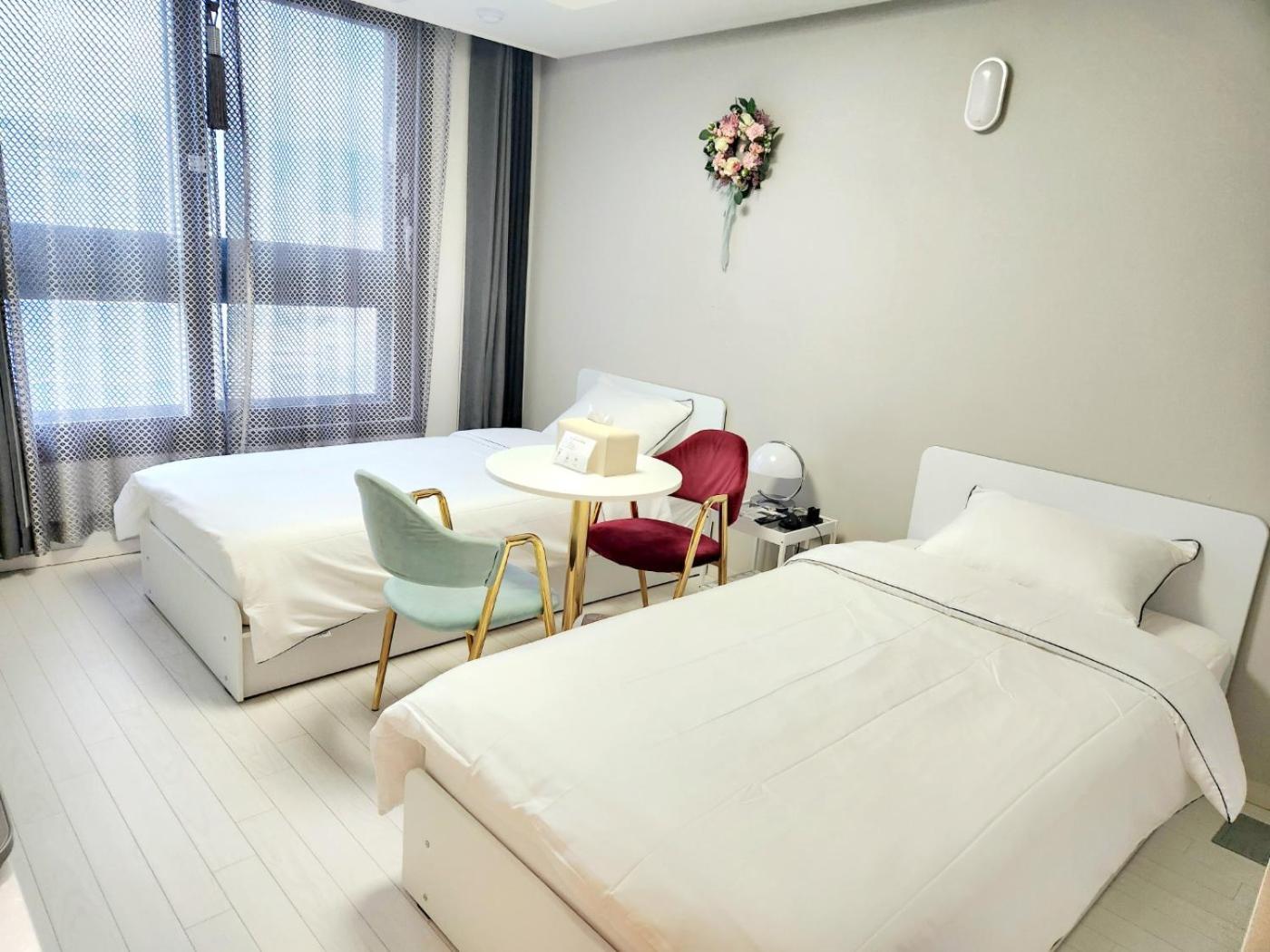 Daegu Star B&B Dsr Hotel Lily Guestroom Buitenkant foto