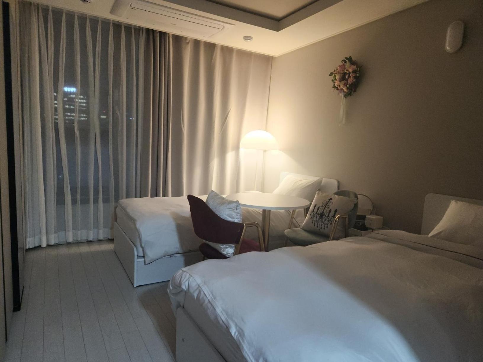 Daegu Star B&B Dsr Hotel Lily Guestroom Buitenkant foto