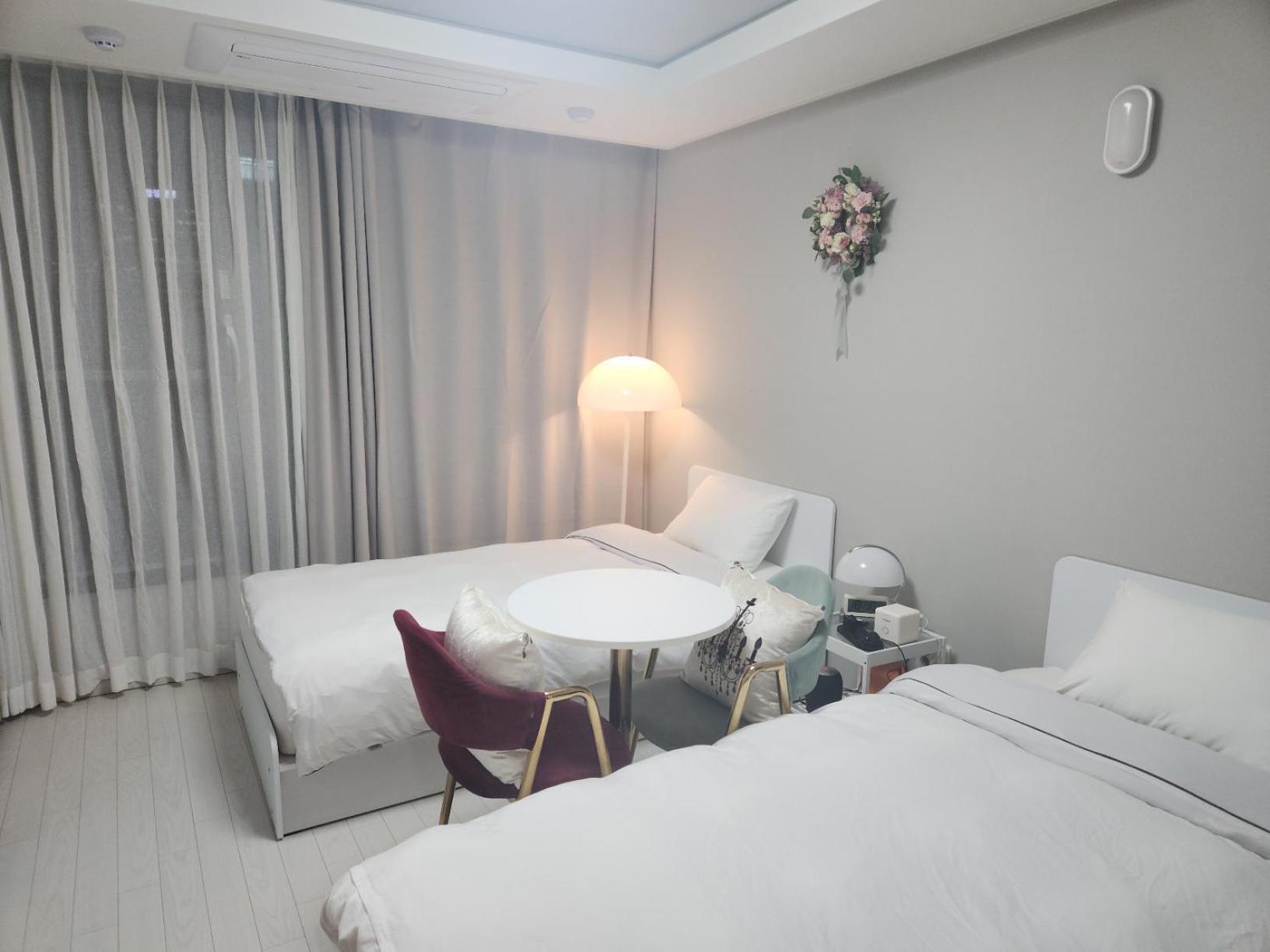 Daegu Star B&B Dsr Hotel Lily Guestroom Buitenkant foto