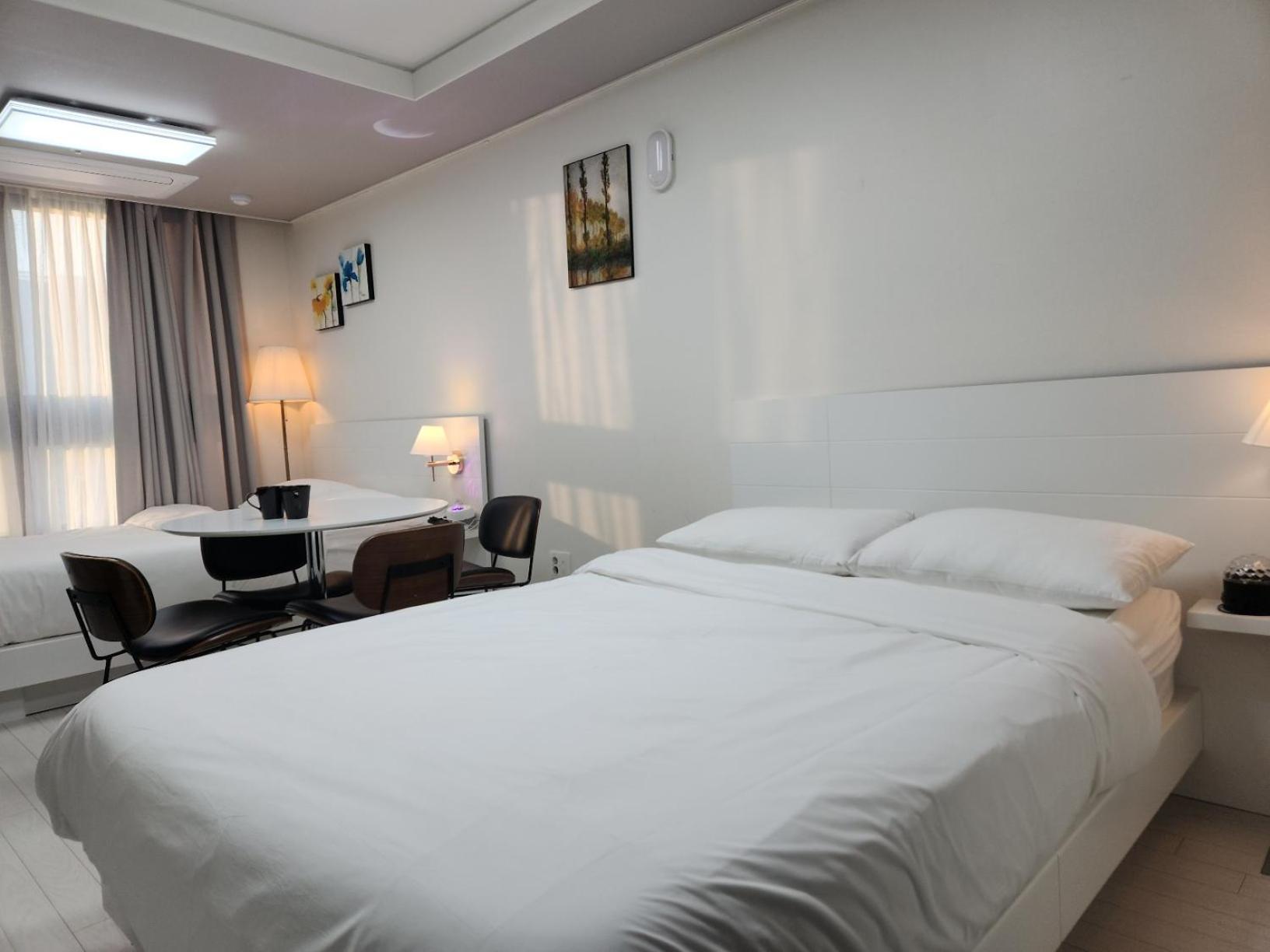 Daegu Star B&B Dsr Hotel Lily Guestroom Buitenkant foto