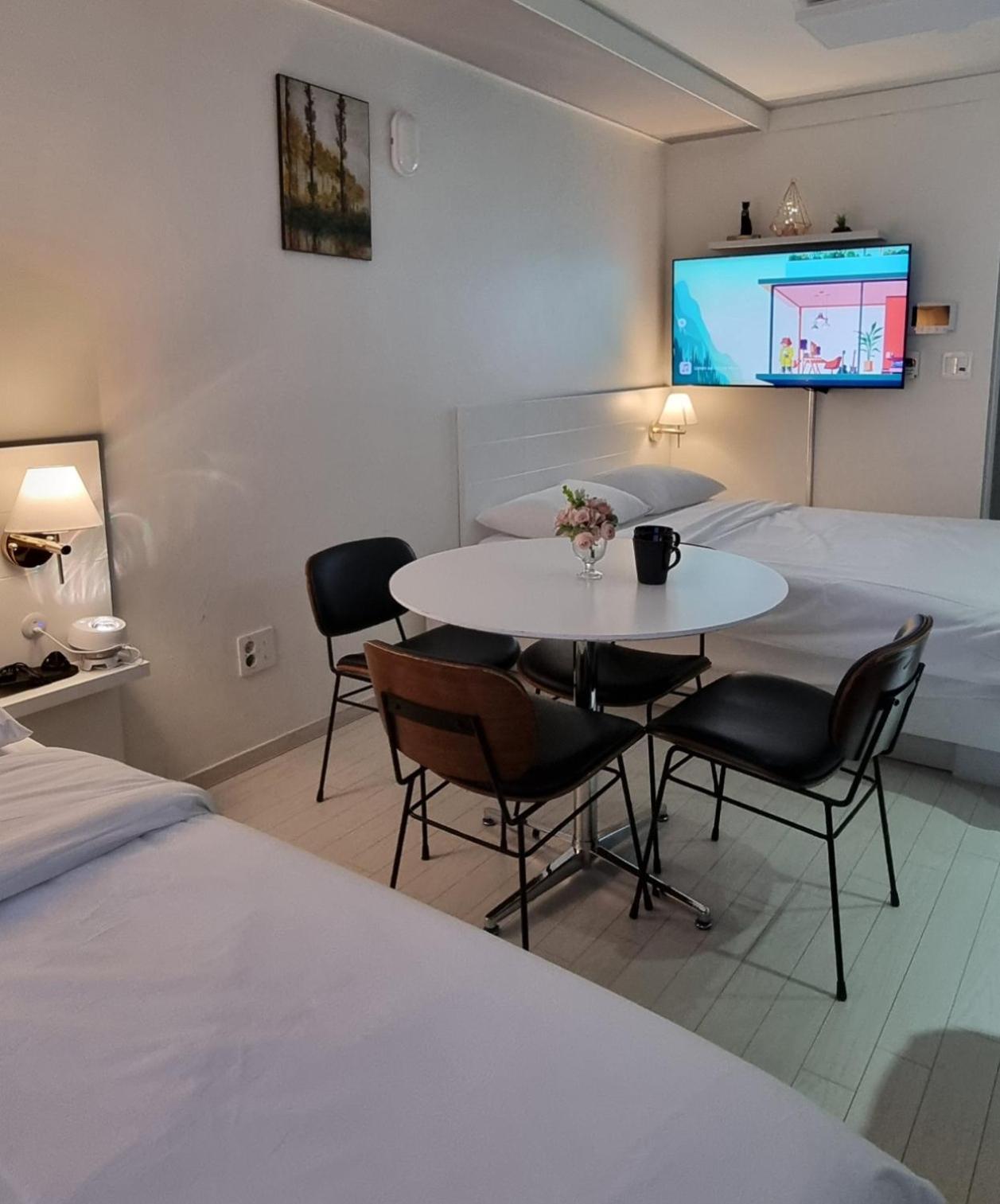 Daegu Star B&B Dsr Hotel Lily Guestroom Buitenkant foto