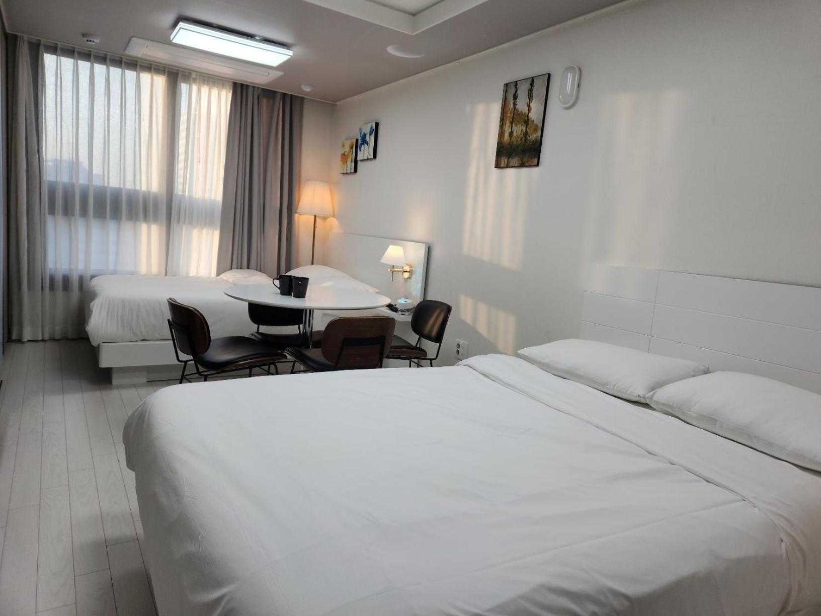 Daegu Star B&B Dsr Hotel Lily Guestroom Buitenkant foto