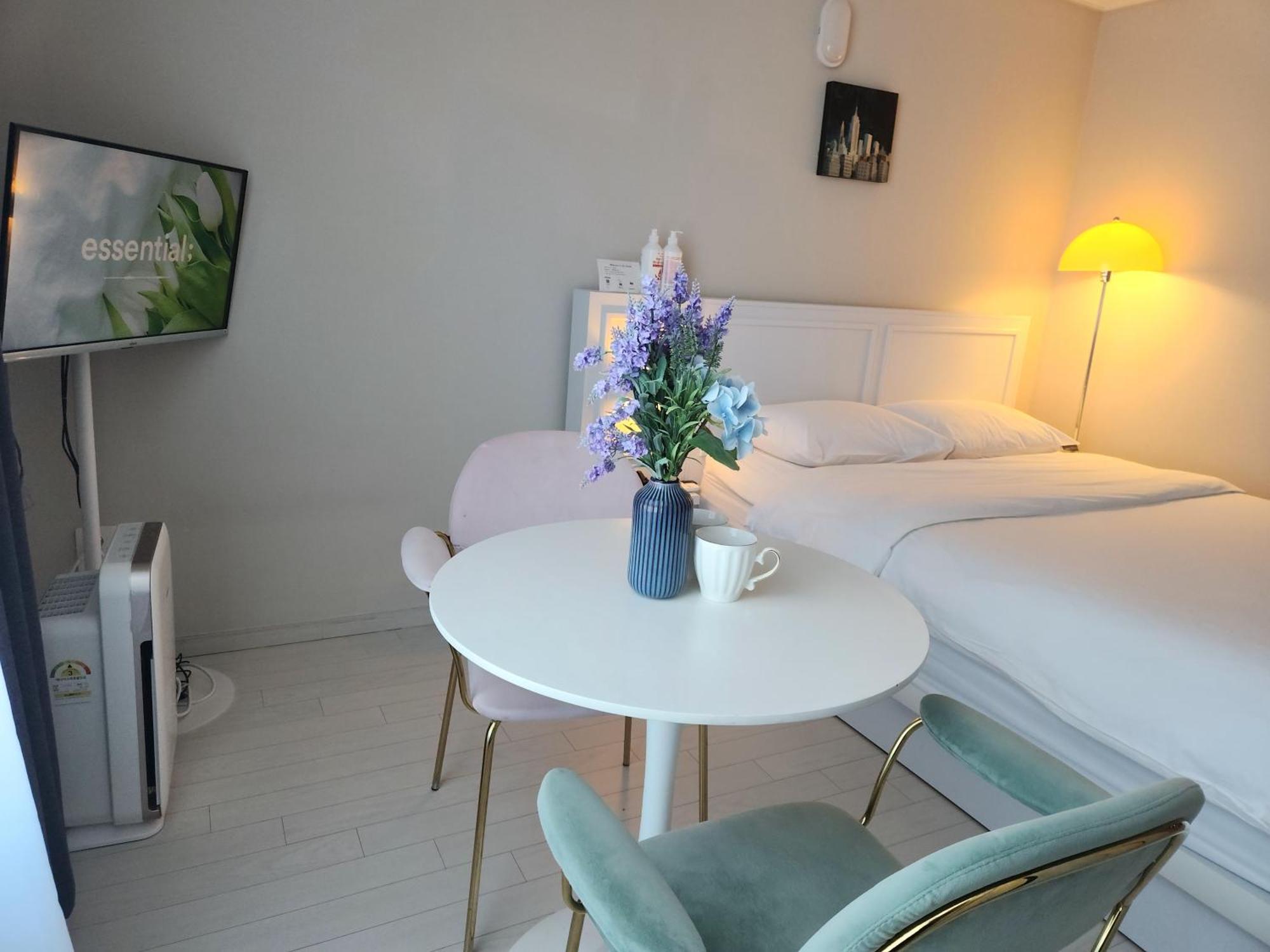 Daegu Star B&B Dsr Hotel Lily Guestroom Kamer foto