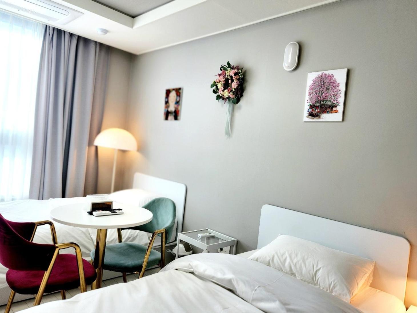 Daegu Star B&B Dsr Hotel Lily Guestroom Kamer foto