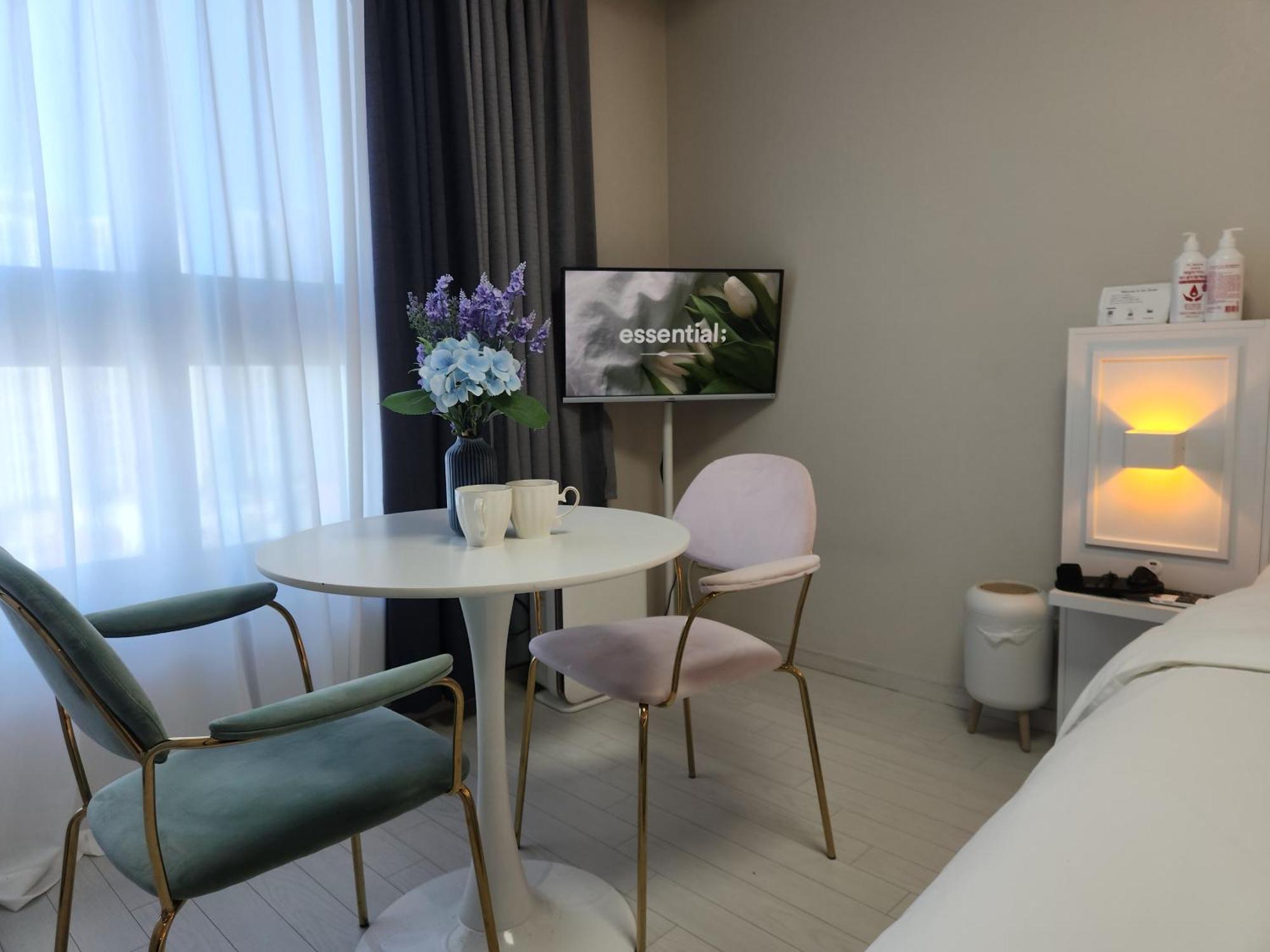Daegu Star B&B Dsr Hotel Lily Guestroom Kamer foto