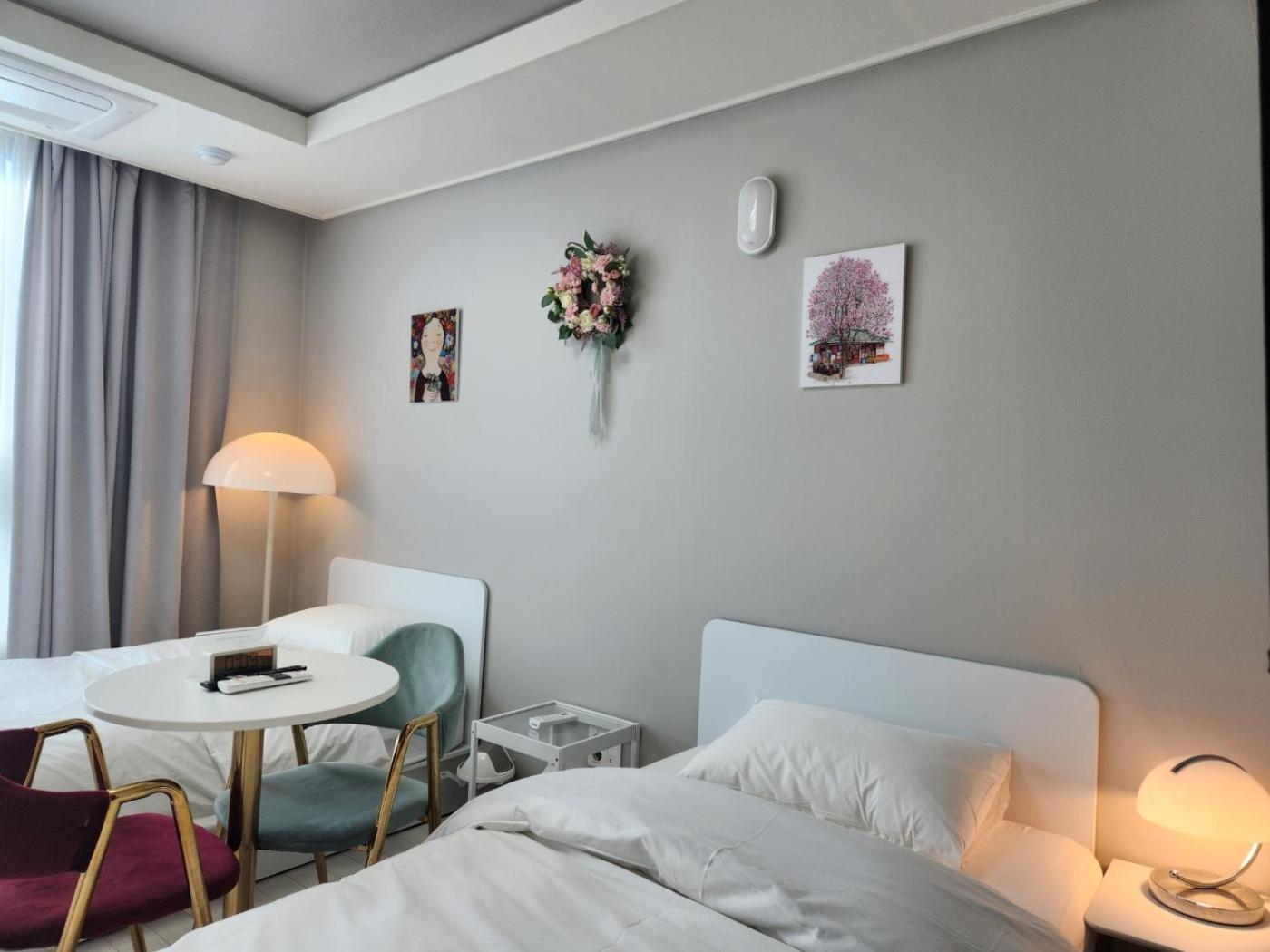 Daegu Star B&B Dsr Hotel Lily Guestroom Buitenkant foto