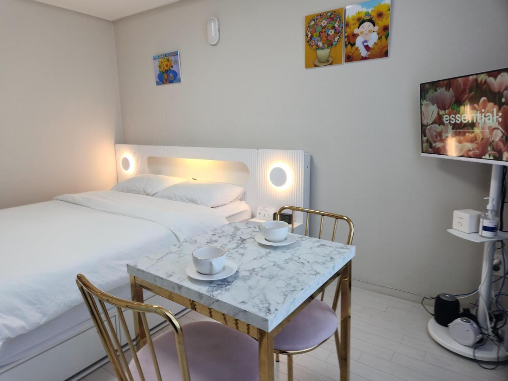 Daegu Star B&B Dsr Hotel Lily Guestroom Buitenkant foto