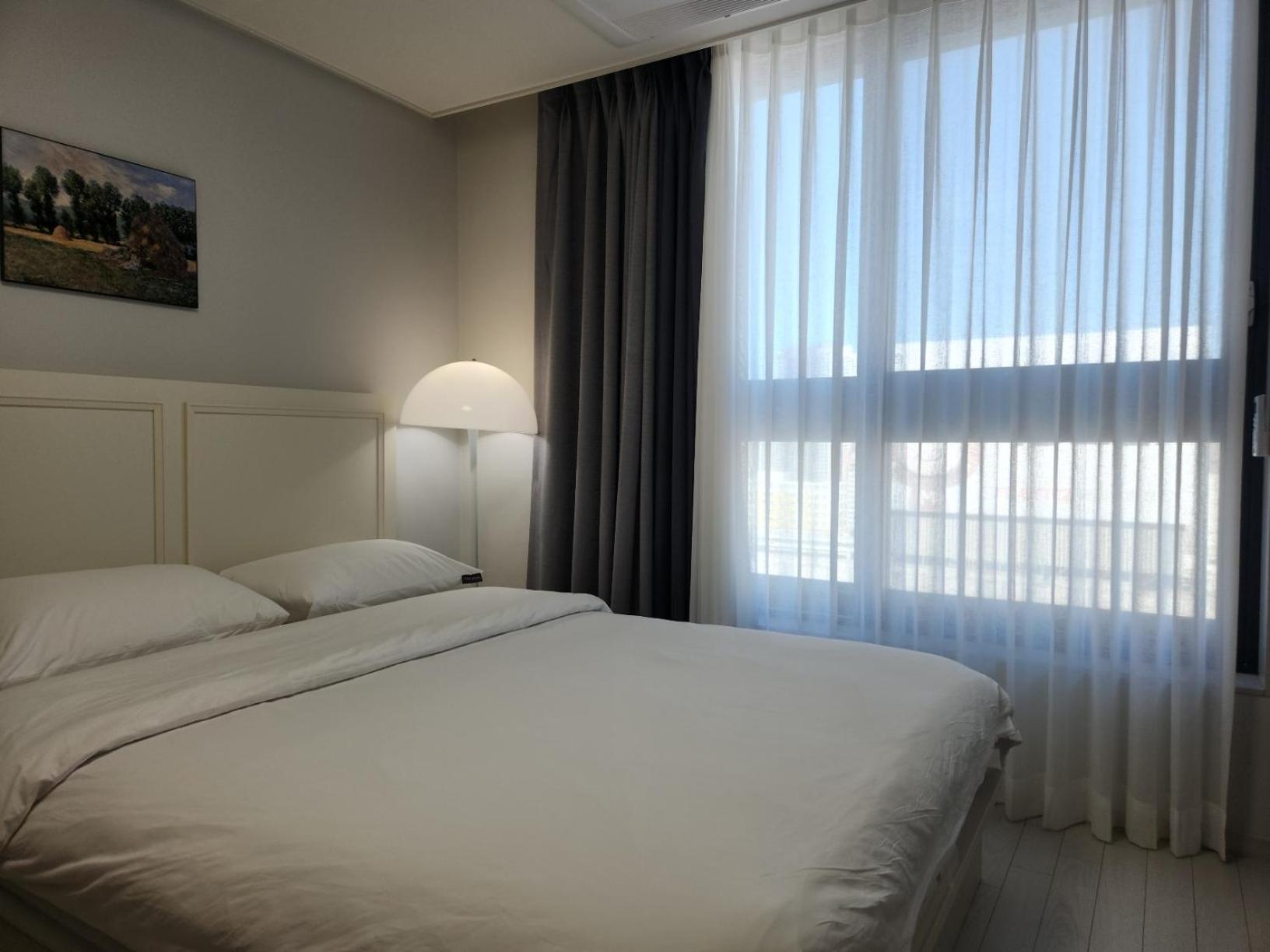 Daegu Star B&B Dsr Hotel Lily Guestroom Buitenkant foto